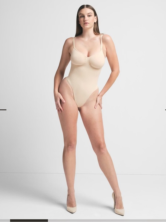 SKIMS Other - SKIMS Brand New Low Back Thong Bodysuit in Nude Sand Shapewear Snatching Med
